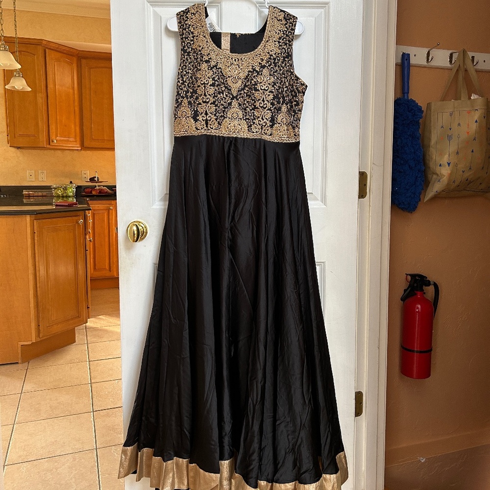 NWT Salwar Kameez